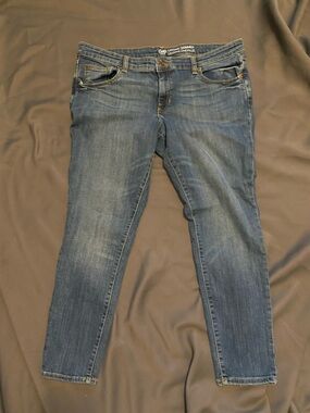 GAP Women’s Blue Skinny Legging Jeans